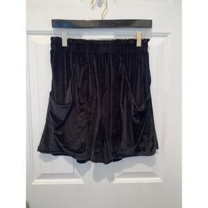 Vada Winter Shorts Velour Stretch Elastic Waist Black Pockets size small